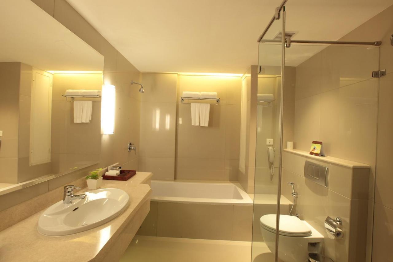 Monsoon Empress Kochi Otel Dış mekan fotoğraf